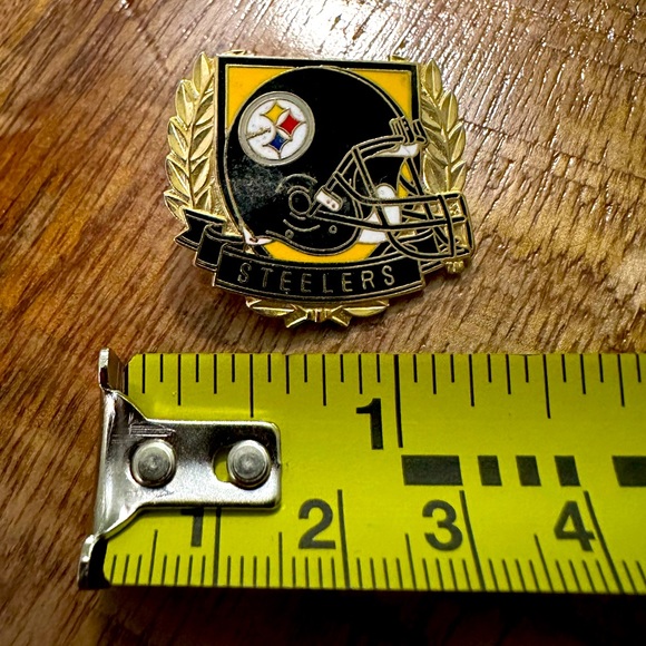 Steelers Pin - Picture 1 of 3